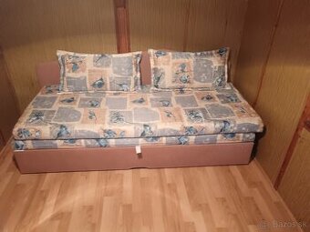 Predám rozťahovací gauč s úložným priestorom