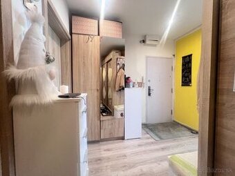 Na predaj 4 izbový byt s loggiou - Banská Bystrica/Podlavice