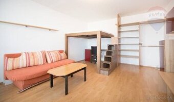 Na prenájom 1-izbový byt, 550€ vr. E, Rajecká ul., Vrakuňa,