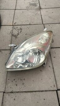 Predám ľavý reflektor Svetlo Corolla VERSO 2000-2004