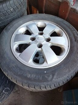 Predám letnú sadu pneu s diskami 185/65 r 14 orig. kia rio