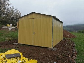Plechová garáž / sklad 3×5 m – Sedlová strecha – RAL 1002