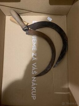 Staré ručné náradie – kosák, píly, sekera (zachovalé, na pre