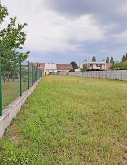 Pozemok na stavbu rodinného domu - 1