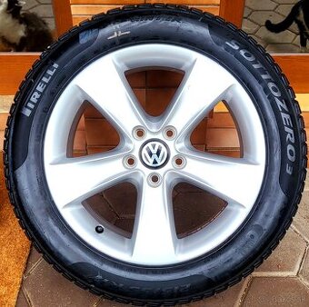 alu R17 5x112 orig. VW + zimné pneu 215/55, Passat + Superb