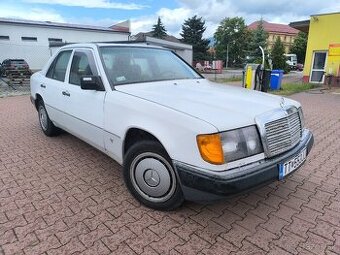 Mercedes-Benz W124 250D