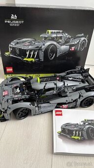 LEGO Technic 42156 PEUGEOT 9X8 24H Le Mans Hybrid Hypercar