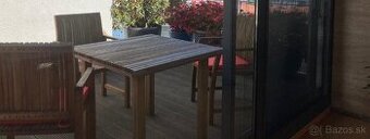 Predam zahradny stol z exotickej dreviny akacie 90x90cm