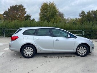 Opel astra J sports tourer