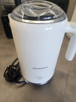 Automaticky spenovac mlieka