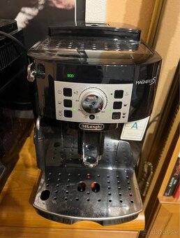 Kávovar Delonghi Magnifica S