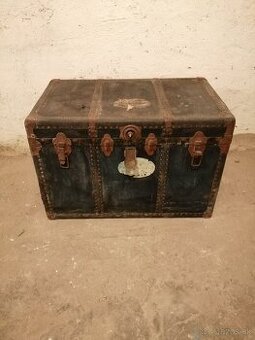 stara truhlica-kufor-bedna..a ine...