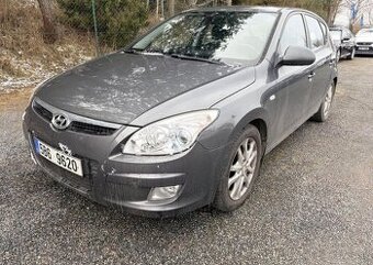 Hyundai i30 1.6 CVVT benzín manuál 90 kw