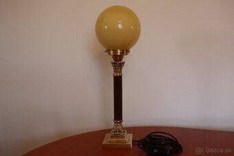 Starožitná stolová lampa.