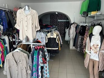 Oblečenie do predajne dámskej -Molett