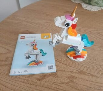 LEGO Creator 31140 Kúzelný jednorožec