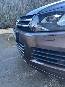 Podložka pod ŠPZ na VW Touareg 2010 - 2018