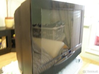 LOEWE televízor.
