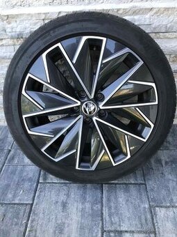 Predám letnú sadu 235/45R18 5x112