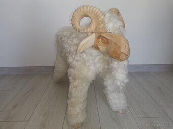 Stolička, taburetka baran