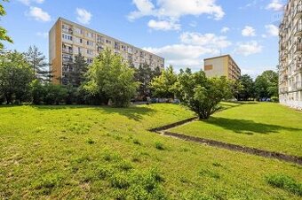 Na predaj 3-izbový byt na Šándorovej ulici v Ružinove