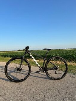 Trek Marlin 5 - L, 29”