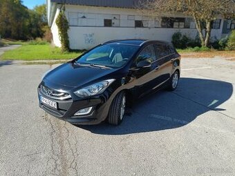 Hyundai i30 Combi 1.6 CRDi – výborný stav, nová STK
