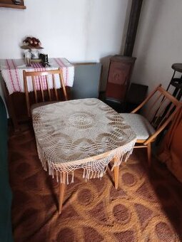 Set 4 stolicky a stolik