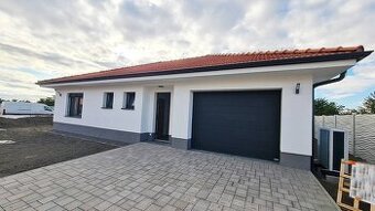 NOVOSTAVBA moderný bungalov – dokončený na kľúč