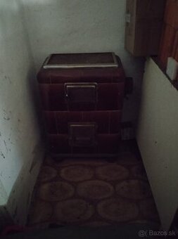 Kachlova pec na tuhé palivo