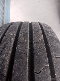 4ks plechové disky s letnymi pneumatikami 196/65 R15.
