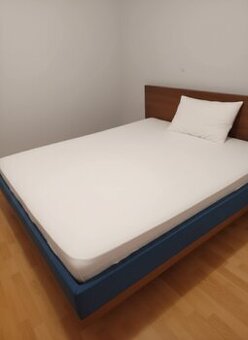 Manželská posteľ 180x200cm