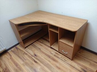 Pc rohový stolík.