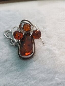 Strieborna jantarova suprava