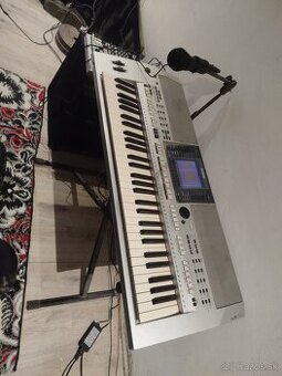 Yamaha psr s 700