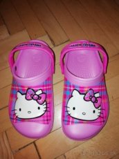 ružové Crocs Hello Kitty. veľkosť 33 až 34 - 1