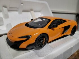 Model 1:18 McLaren 675 LT Autoart Orange