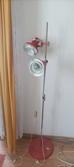 retro stojanova lampa