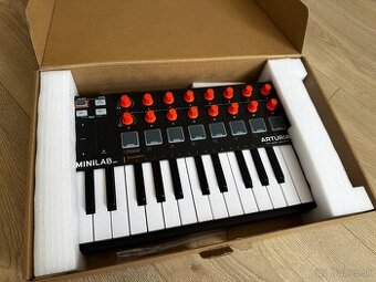 Arturia MiniLab MKII Orange limited edition