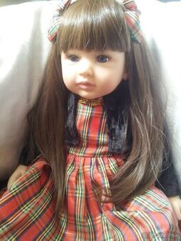 Bábika realistická s cumlíkom na magnet