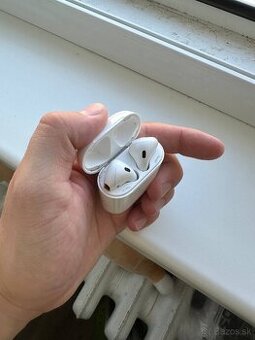 Apple AirPods