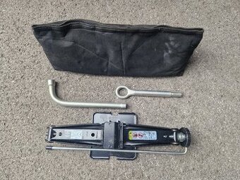 Zdvihák + príslušenstvo na Fiat Doblo