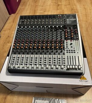 Behringer XENYX QX2442 USB Analógový mixpult