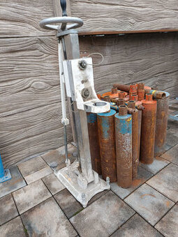 Predám telá diamantových jadrových vrtákov. + stojan