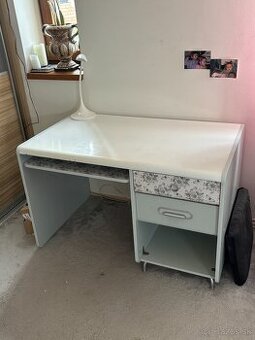 predam nabytkovy set písací stôl+komoda+policový regál