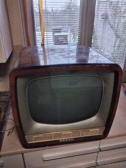 Stary televizor tesla