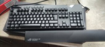 ASUS ROG Strix FLARE CZ