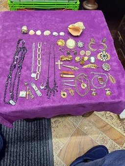 Predám staré bižutérie