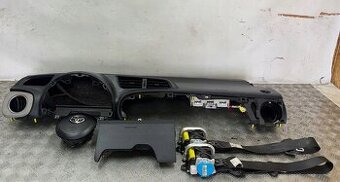 Toyota Yaris III 3 2011- palubná doska , airbagy, pásy