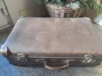 Zachovalý cestovný retro kufor